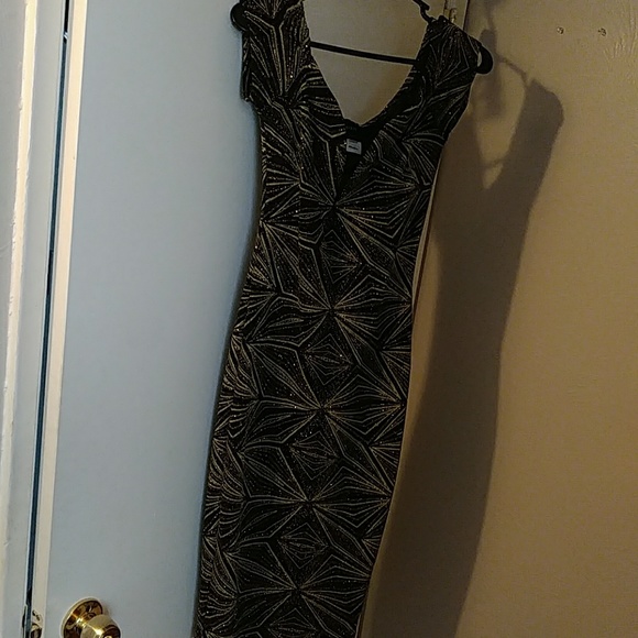 Dress - Picture 2 of 4